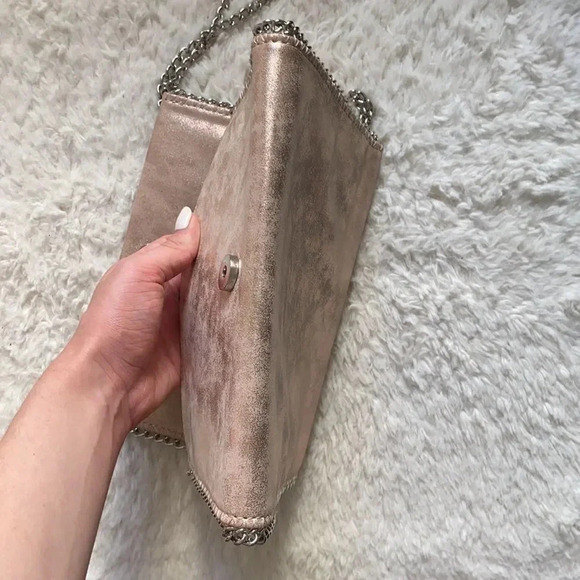 Chelsea28 Metallic Chain Trim Faux Leather Pink Silver Rose Crossbody Bag Clutch - Picture 10 of 16